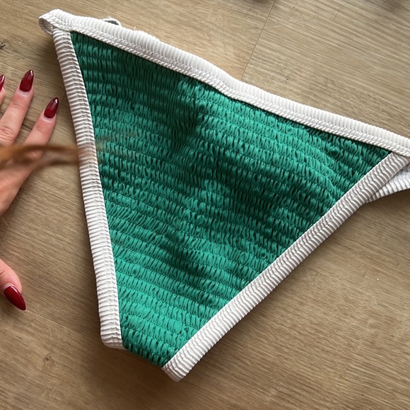 Green, full coverage bikini - Picture 3 of 4